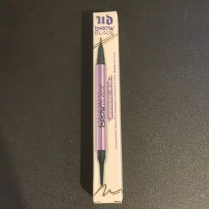 Urban Decay brow blade